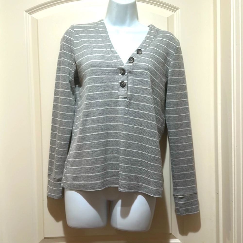 LOFT Gray Top. Size Medium